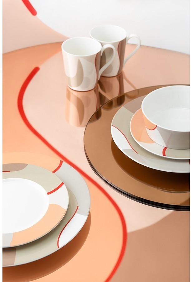 Кружка бежевого цвета с авторским принтом из коллекции freak fruit, 350мл (73576)