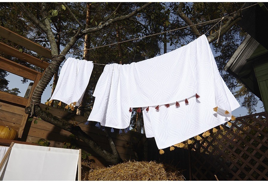 Полотенце банное белое, с кисточками цвета карри из коллекции essential, 70х140 см (75401)