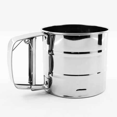 Кружка-сито с мерной шкалой 0,55 л (9230-1)