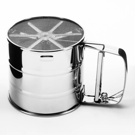 Кружка-сито с мерной шкалой 0,55 л (9230-1)