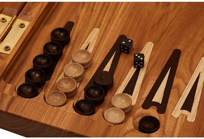 Нарды+шашки "Витязь на распутье"дорожные из массива мореного ясеня 36x46 см (28591)