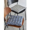 Подушка на стул темно-синего цвета с принтом Спелая Смородина из коллекции scandinavian touch, 40х40 см (77457)