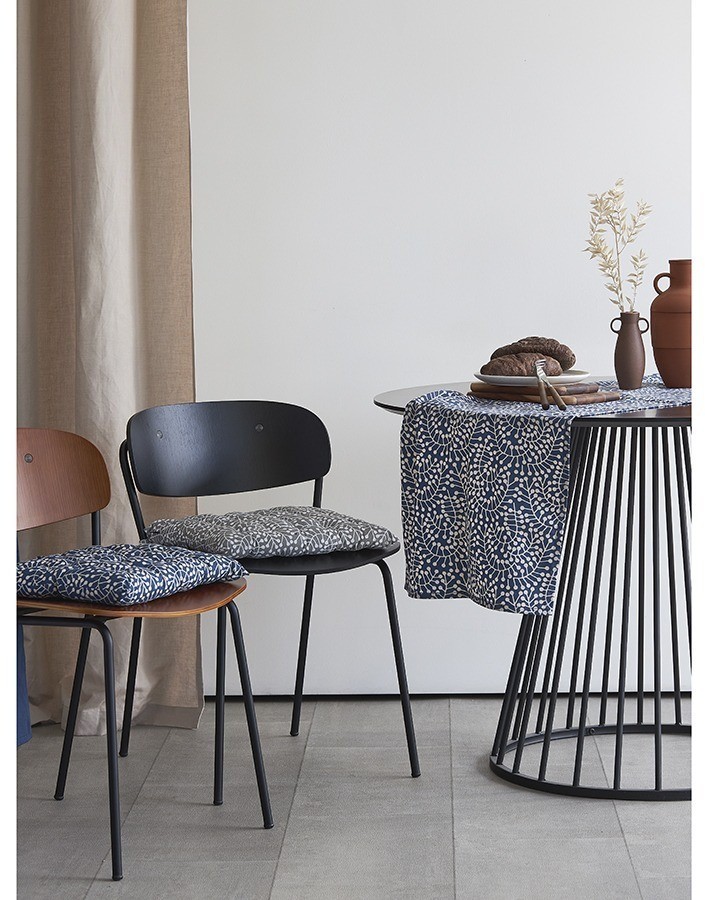 Подушка на стул из хлопка серого цвета с принтом Спелая Смородина из коллекции scandinavian touch, 35х35 см (77449)