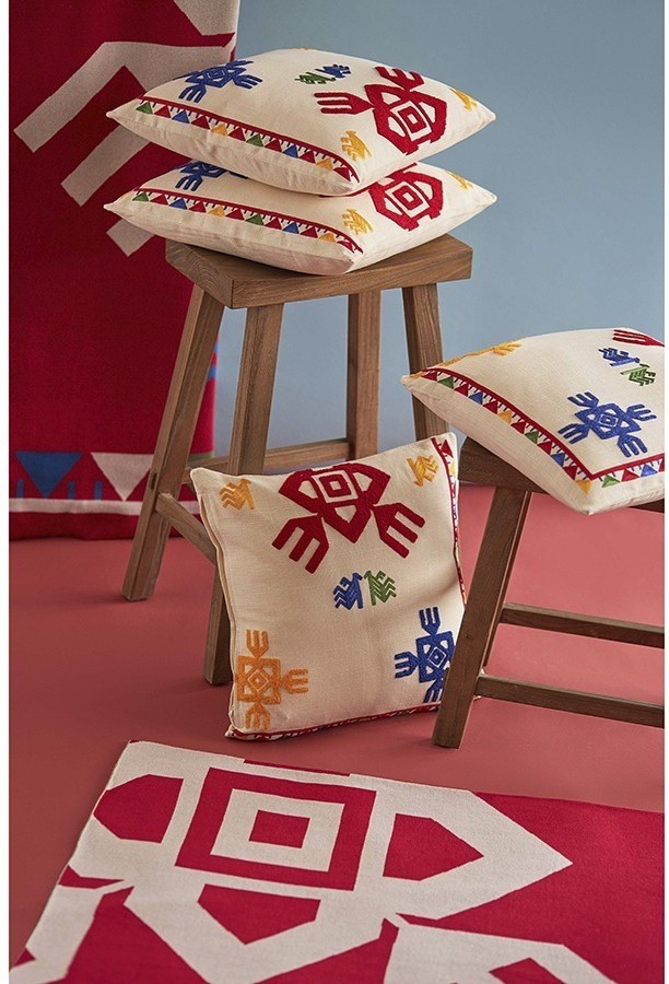 Подушка декоративная по мотивам чувашских орнаментов из коллекции cultural heritage, 45х45 см (77718)