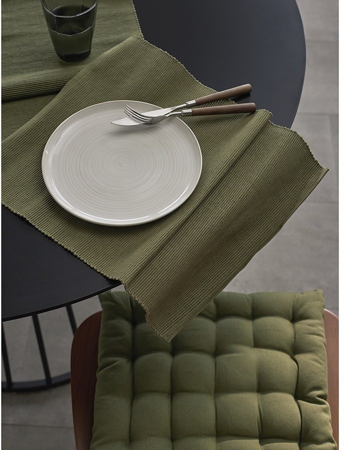 Подушка на стул из хлопка оливкового цвета из коллекции essential, 35х35 см (77447)