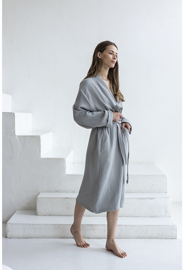 Халат из многослойного муслина серого цвета из коллекции essential, размер l (75393)
