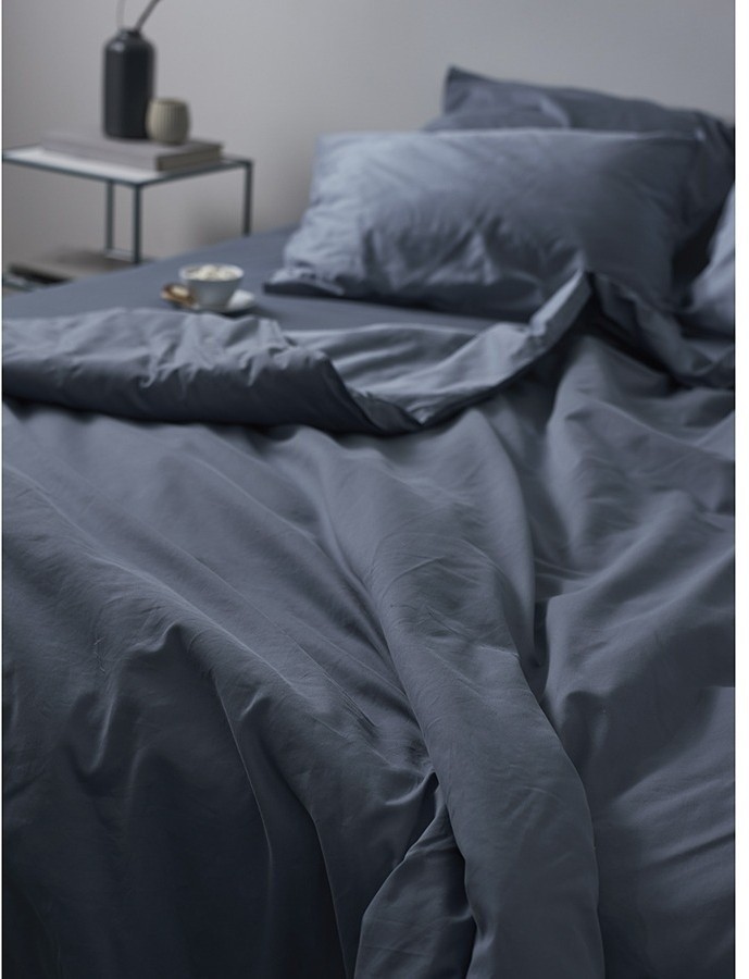 Комплект постельного белья из сатина джинсово-синего цвета с брашинг-эффектом из коллекции essential, 150х200 см (76081)