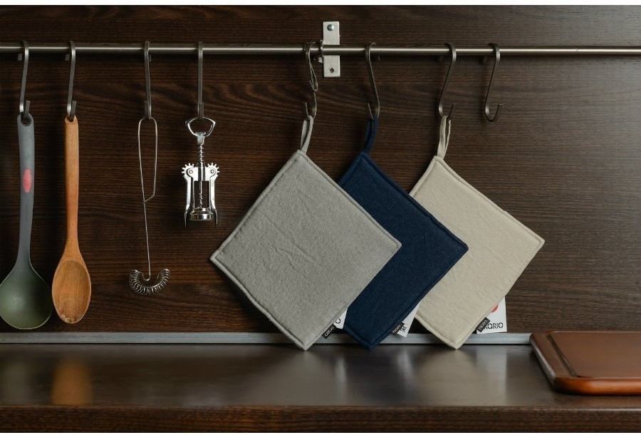 Прихватка из умягченного льна темно-синего цвета essential, 22х22 см (63362)