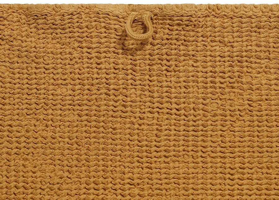 Полотенце банное из умягченной вафли цвета охры из коллекции essential, 70x140 см (79177)