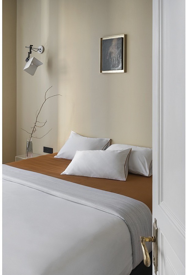 Простыня на резинке из сатина из коллекции meditation, caramel, 160х200х30 см (77755)