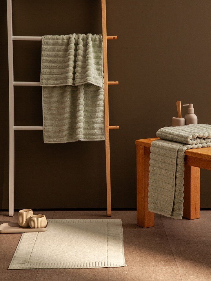 Полотенце банное waves мятного цвета из коллекции essential, 70х140 см (79173)