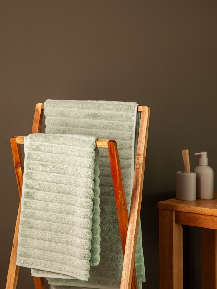 Полотенце банное waves мятного цвета из коллекции essential, 70х140 см (79173)