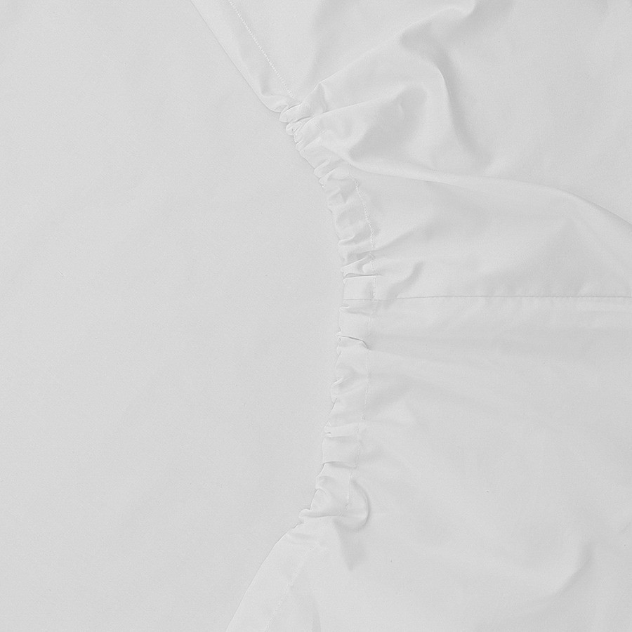 Простыня на резинке из плотного сатина белого цвета из коллекции essential, 180х200х30 см (77164)