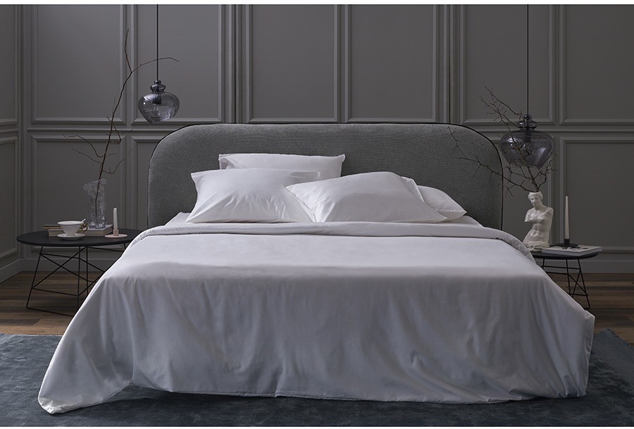 Простыня на резинке из плотного сатина белого цвета из коллекции essential, 180х200х30 см (77164)