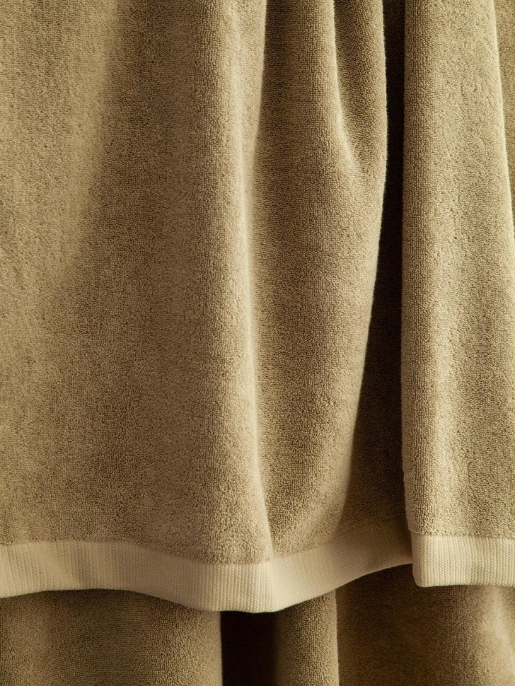 Полотенце банное бежево-серого цвета из коллекции essential, 90х150 см (79175)