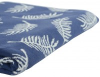Плед вязаный с авторским принтом fleshy leaves синего цвета из коллекции wild, 130х180 см (65884)