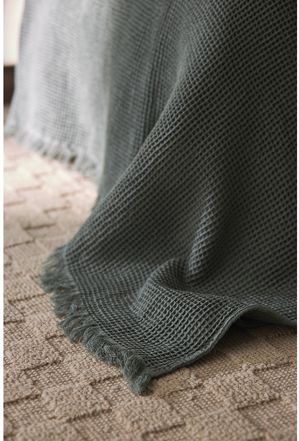 Покрывало вафельное из хлопка цвета шалфея из коллекции essential, 180х250 см (77460)