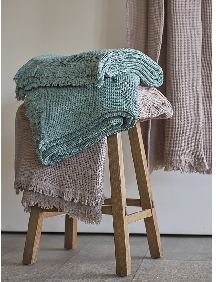 Покрывало вафельное из хлопка цвета шалфея из коллекции essential, 180х250 см (77460)