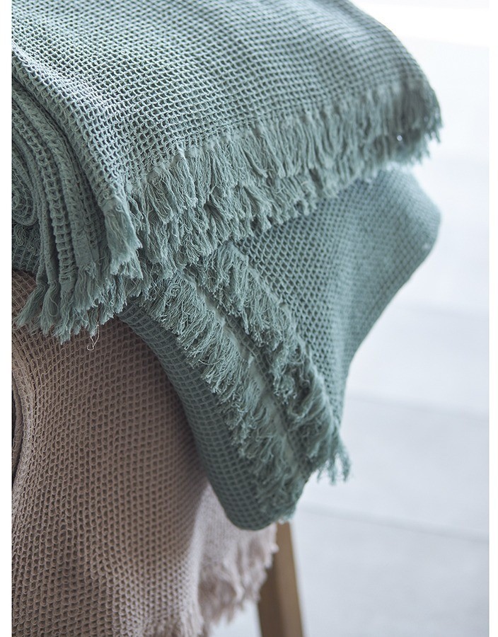 Покрывало вафельное из хлопка цвета шалфея из коллекции essential, 180х250 см (77460)