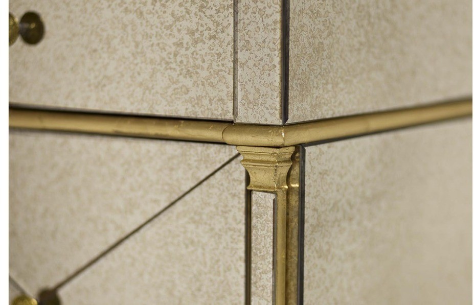 Тумба прикроватная зеркальная 550*420*580 (00002609)