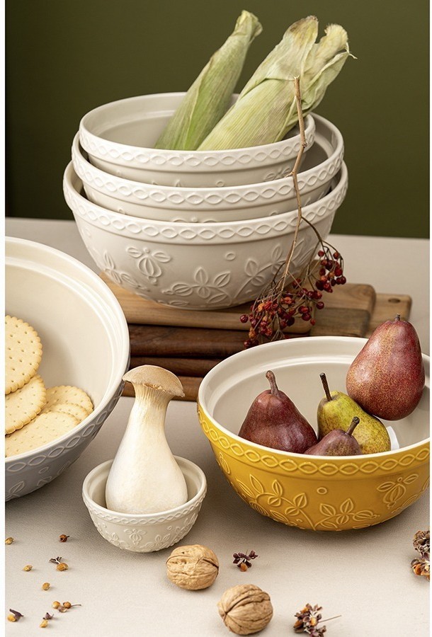 Миска горчичного цвета с рельефным узором Ягоды Тайги из коллекции russian north, 1,5 л (74286)