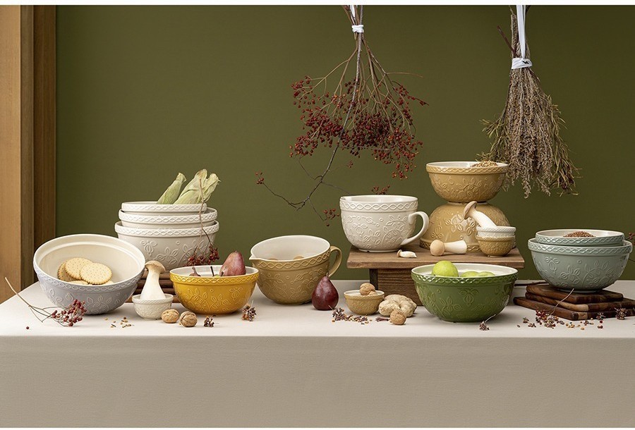 Миска горчичного цвета с рельефным узором Ягоды Тайги из коллекции russian north, 1,5 л (74286)