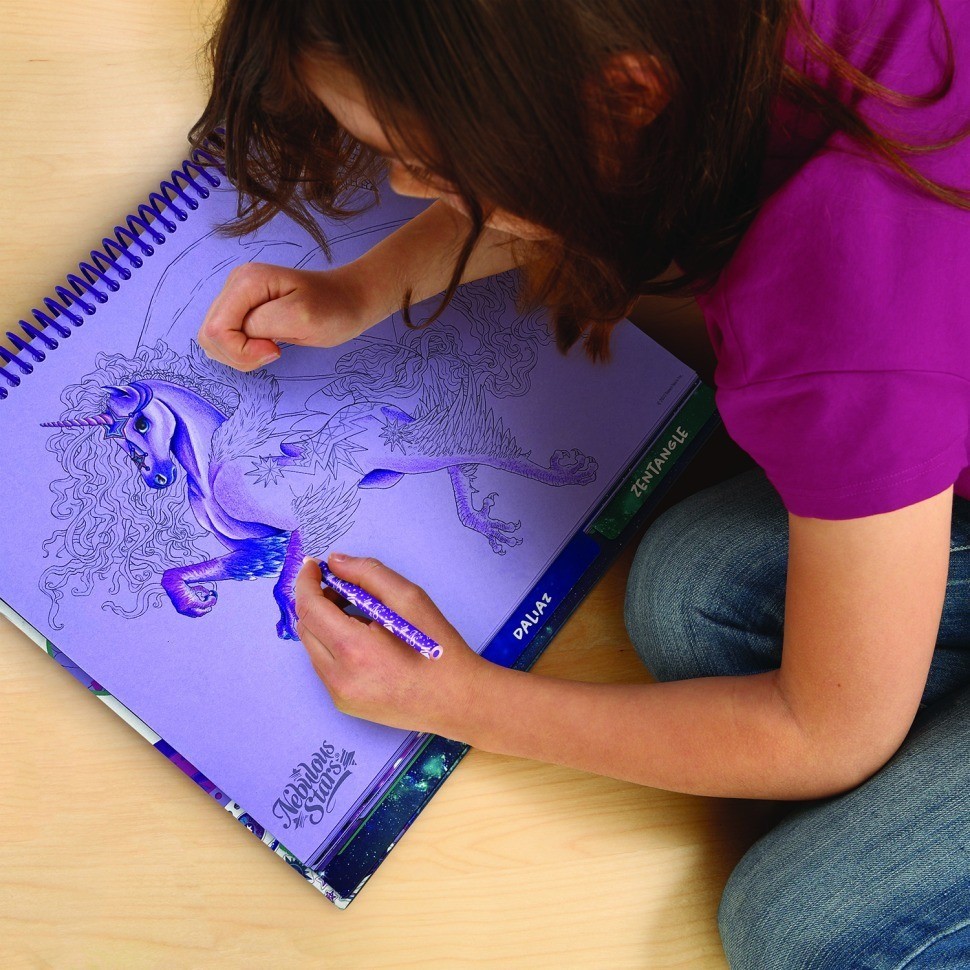 Серия Space: Раскраска для девочек (35 скетч страниц, 12 карандашей, трафареты, наклейки) (11371_NSDA)