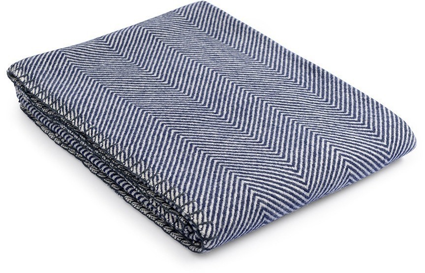 Плед из шерсти мериноса темно-синего цвета из коллекции essential, 130х180 см (77086)