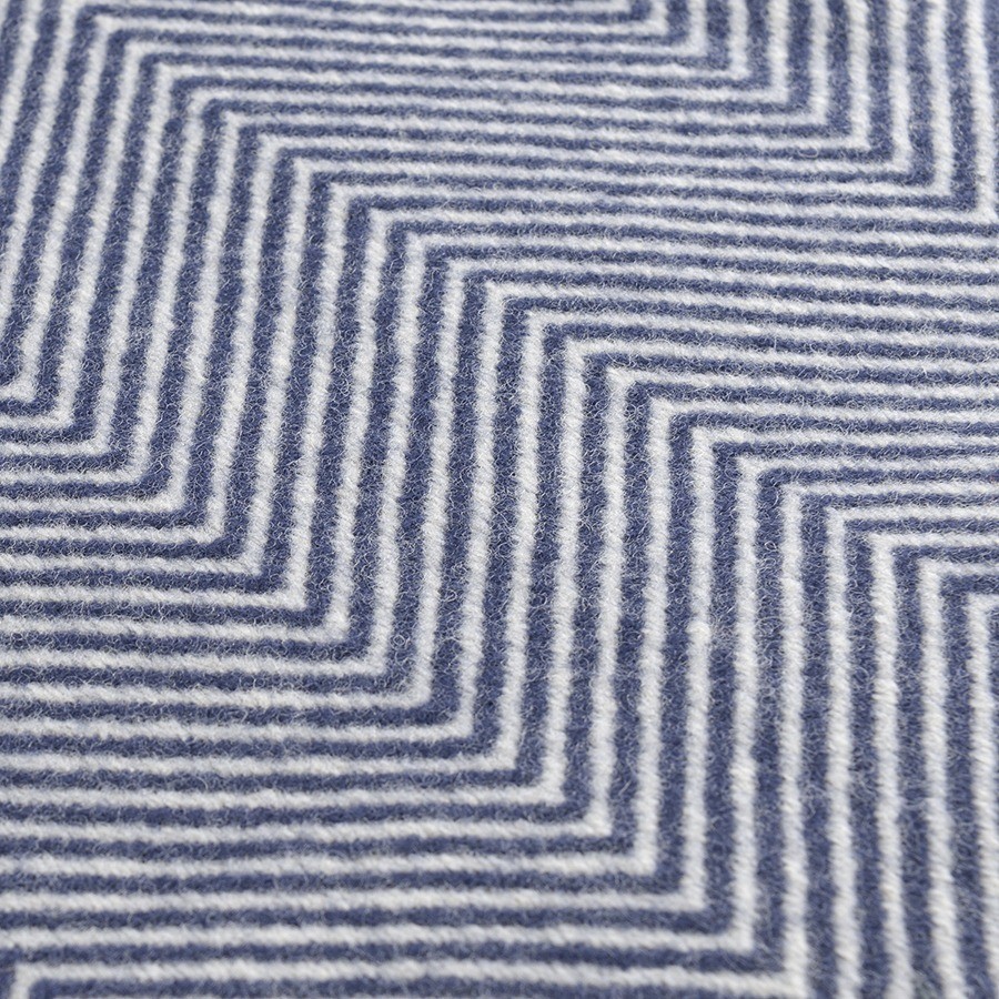 Плед из шерсти мериноса темно-синего цвета из коллекции essential, 130х180 см (77086)