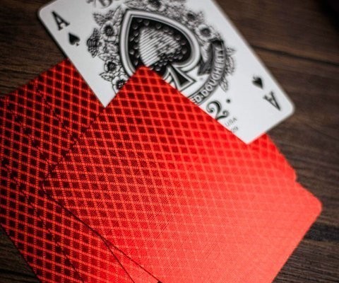 Карты "Bee Metalluxe Red" (47033)