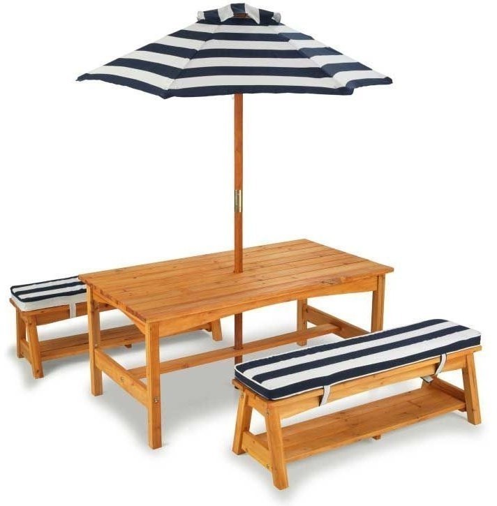 Стол с двумя скамейками и зонтом (сине-белые полосы) (00106_KE)