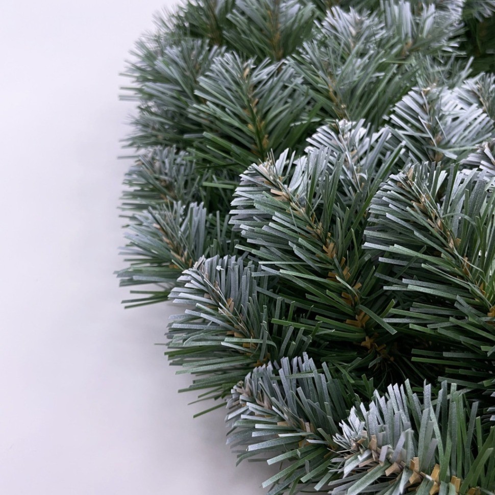 Венок хвойный колорадо d45 см заснеженный (73933)