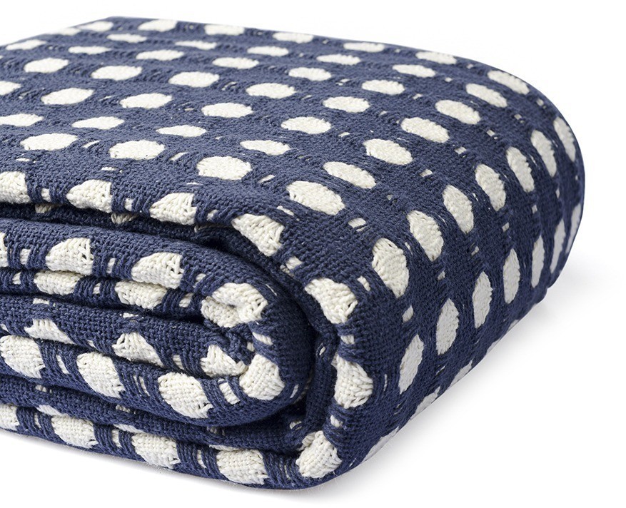 Покрывало из хлопка polka dots темно-синего цвета из коллекции essential, 230х250 см (76961)