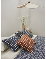 Покрывало из хлопка polka dots темно-синего цвета из коллекции essential, 180х250 см (76960)