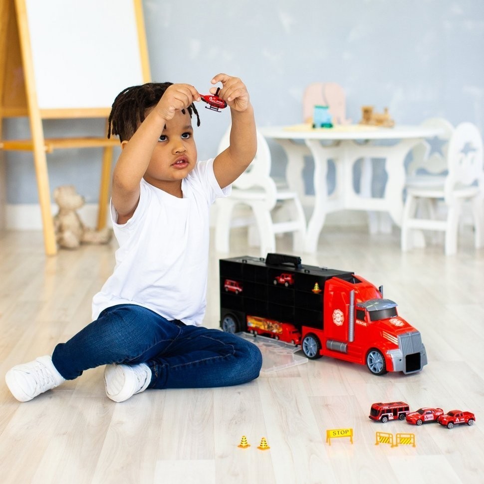 Детская машинка серии "Служба спасения" (Автовоз - кейс 64 см, красный, с тоннелем. Набор из 4 машинок, 1 автобуса, 1 вертолета, 1 фуры и 12 дорожных (G205-005)