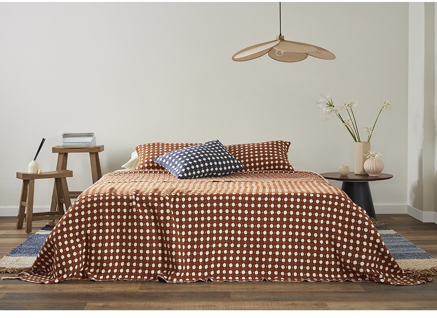 Покрывало из хлопка polka dots карамельного цвета из коллекции essential, 230х250 см (76941)